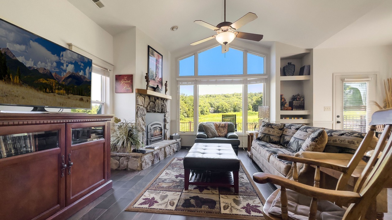 Photo of Livingroom in Camdenton