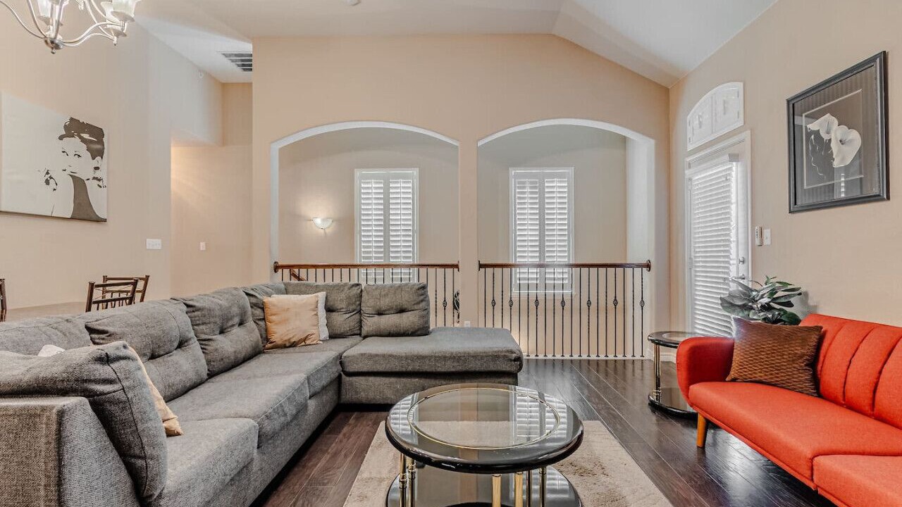 Photo of Livingroom in The Colony