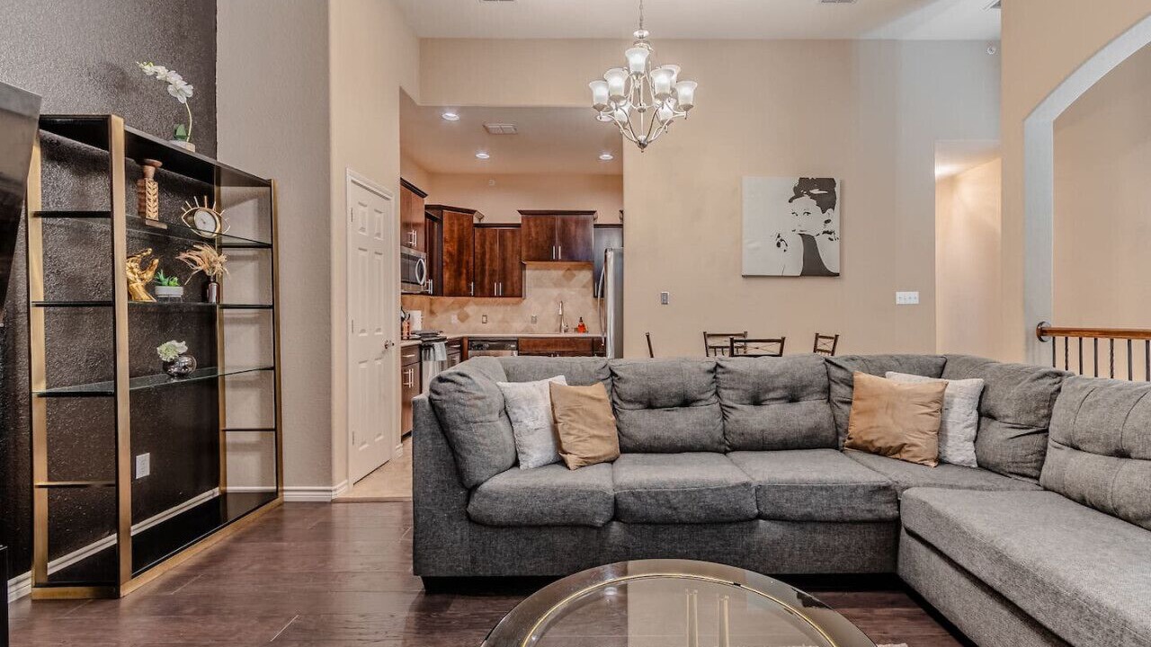 Photo of Livingroom in The Colony