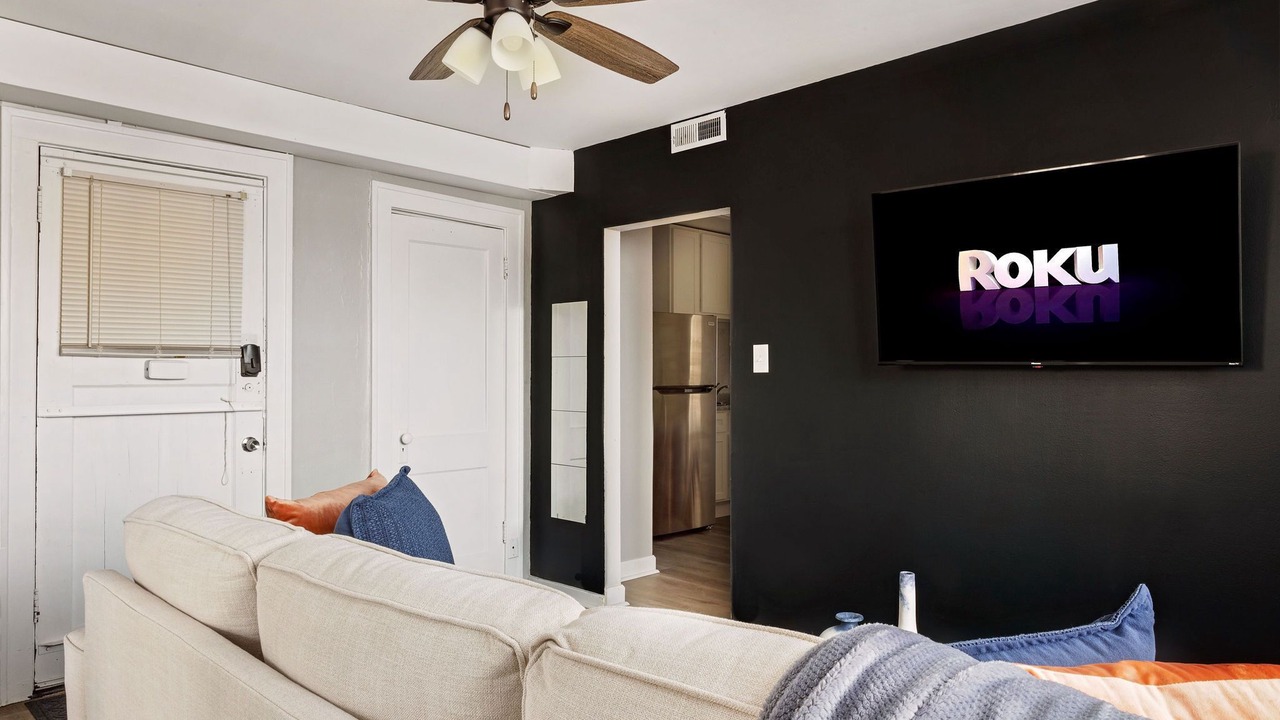 Photo of Livingroom in University City