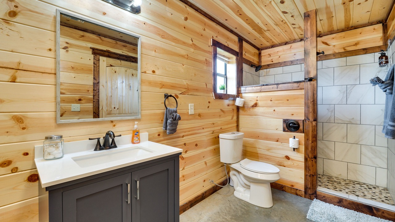 Photo of Bathroom in Golden