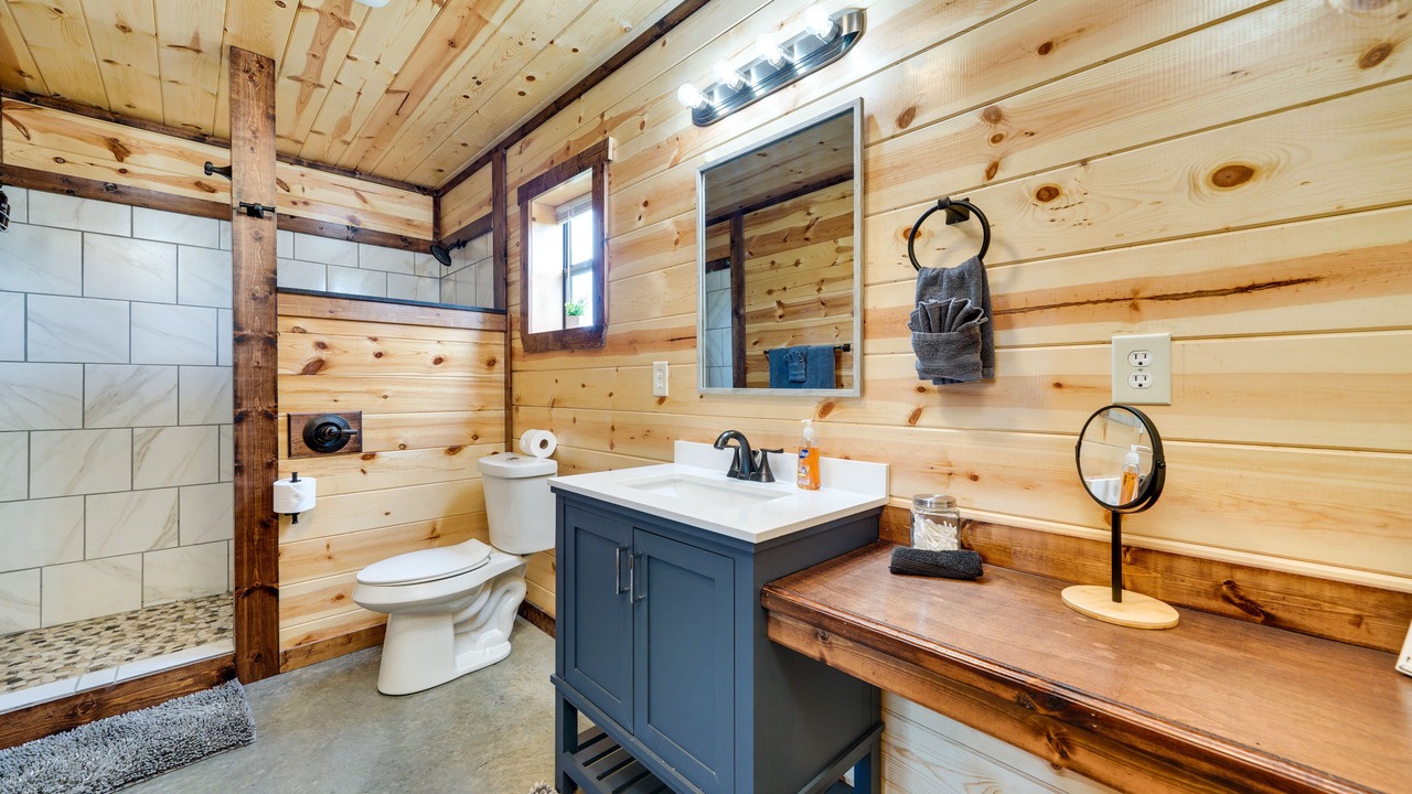 Photo of Bathroom in Golden