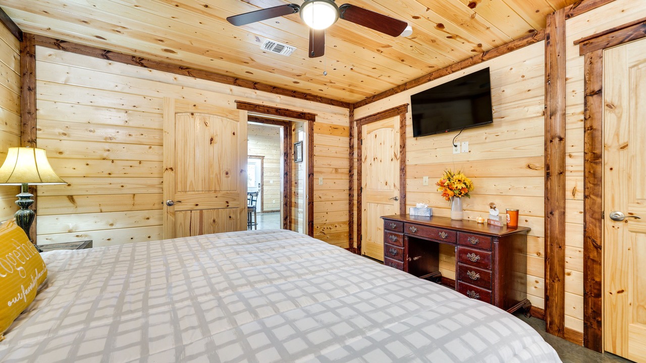 Photo of Bedroom in Golden