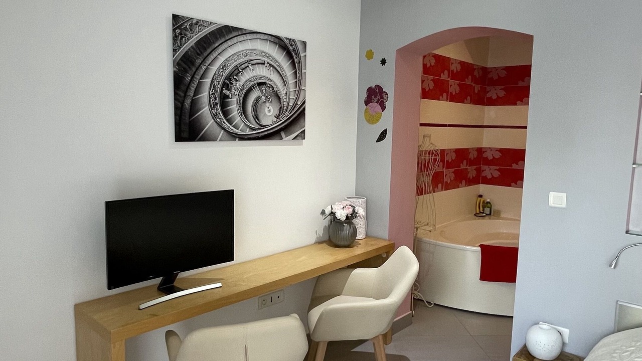 Photo of Bedroom in Magny-les-Hameaux