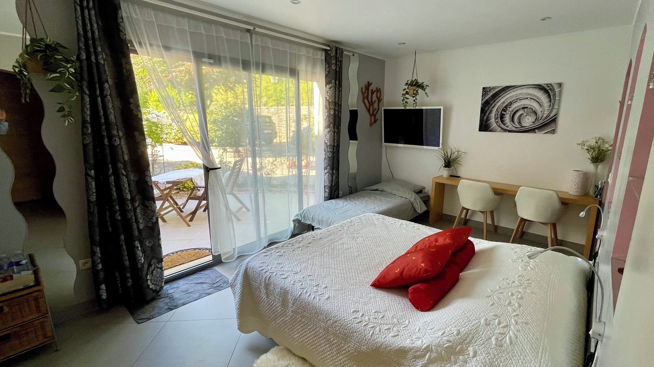 Photo of Bedroom in Magny-les-Hameaux