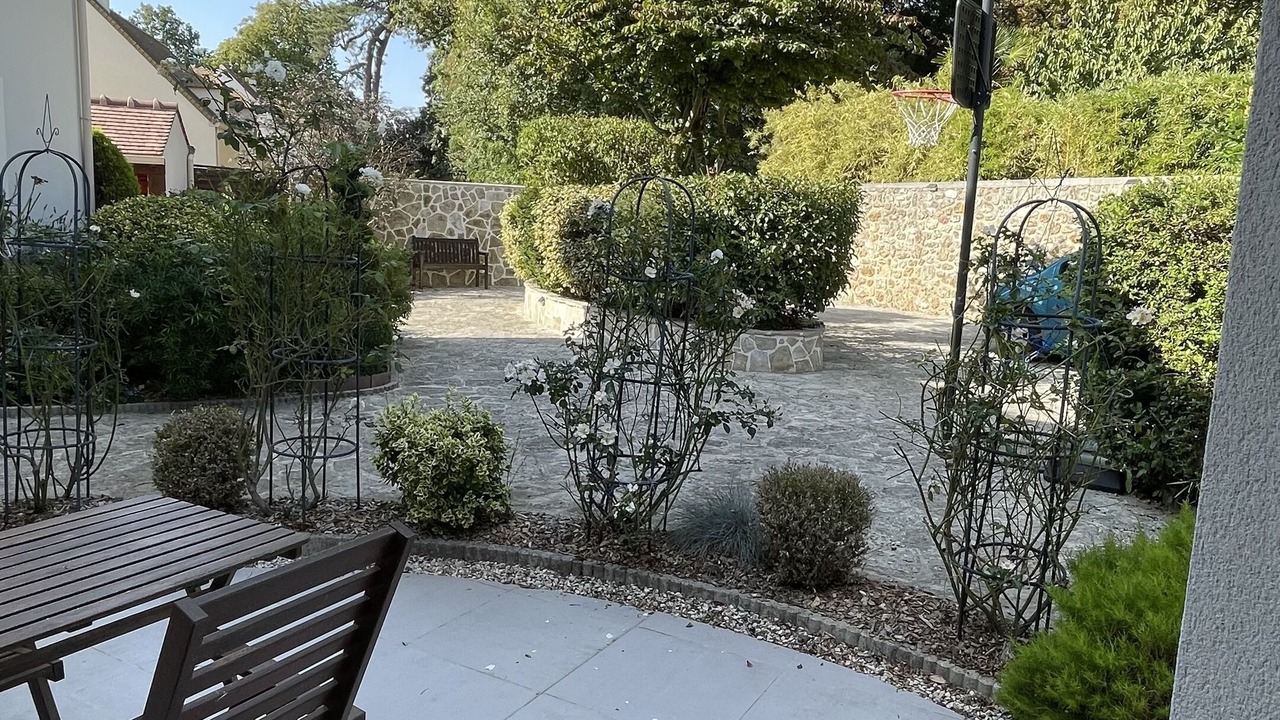 Photo of Outdoor in Magny-les-Hameaux