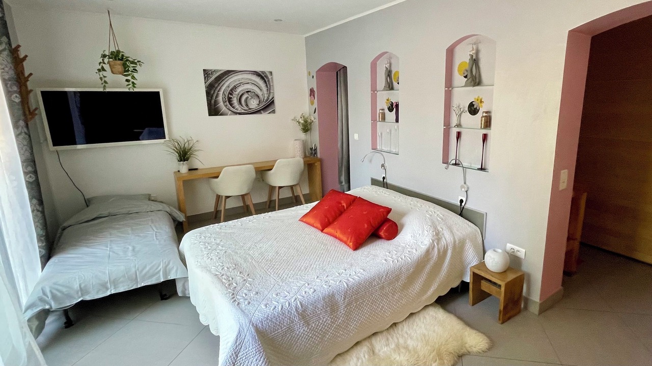 Photo of Bedroom in Magny-les-Hameaux