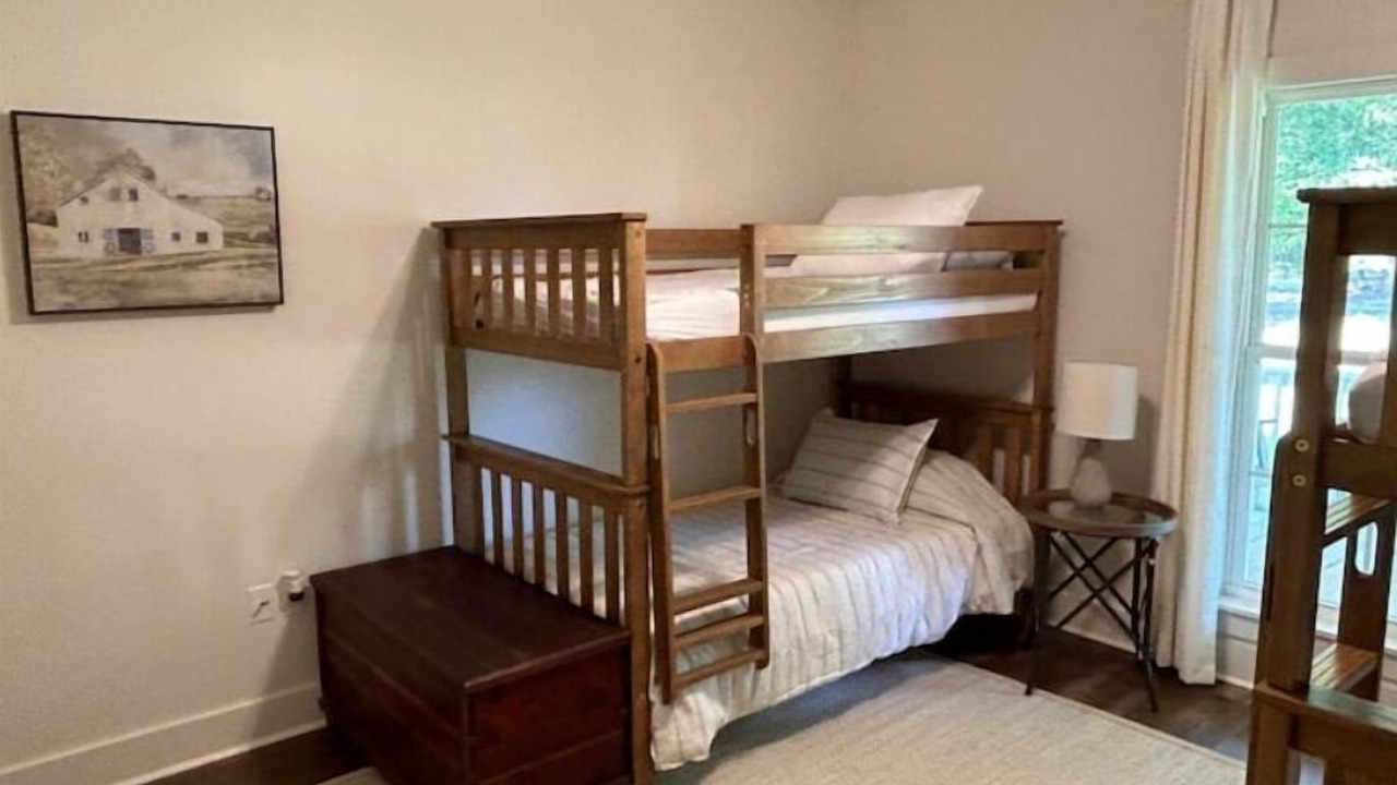 Photo of Bedroom in Petal