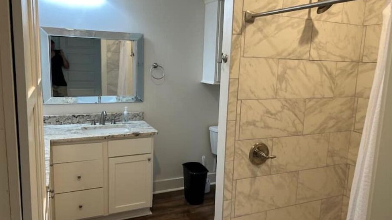 Photo of Bathroom in Petal