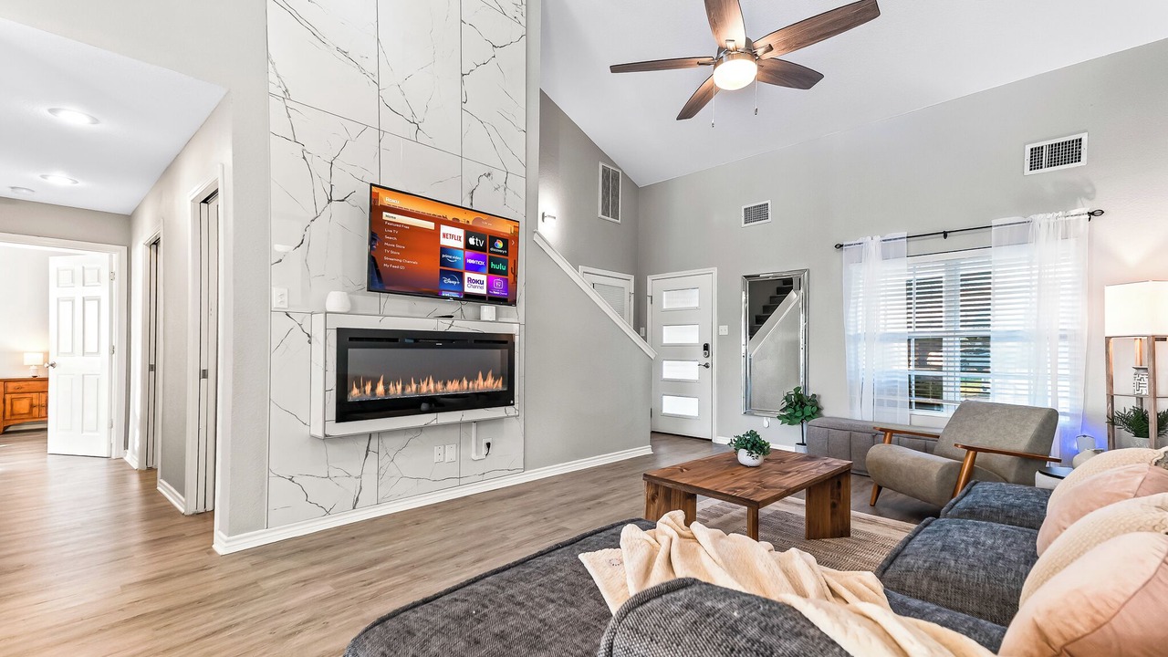 Photo of Livingroom in Gun Barrel City