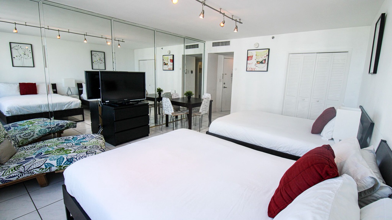 Photo of Others in Mid Beach