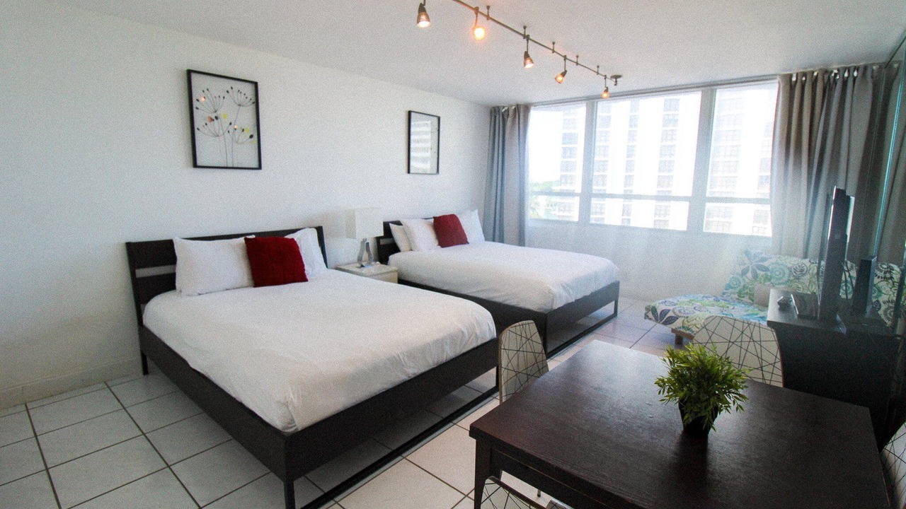 Photo of Others in Mid Beach