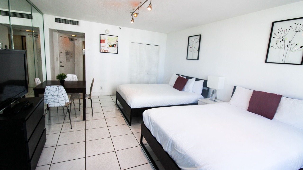 Photo of Others in Mid Beach