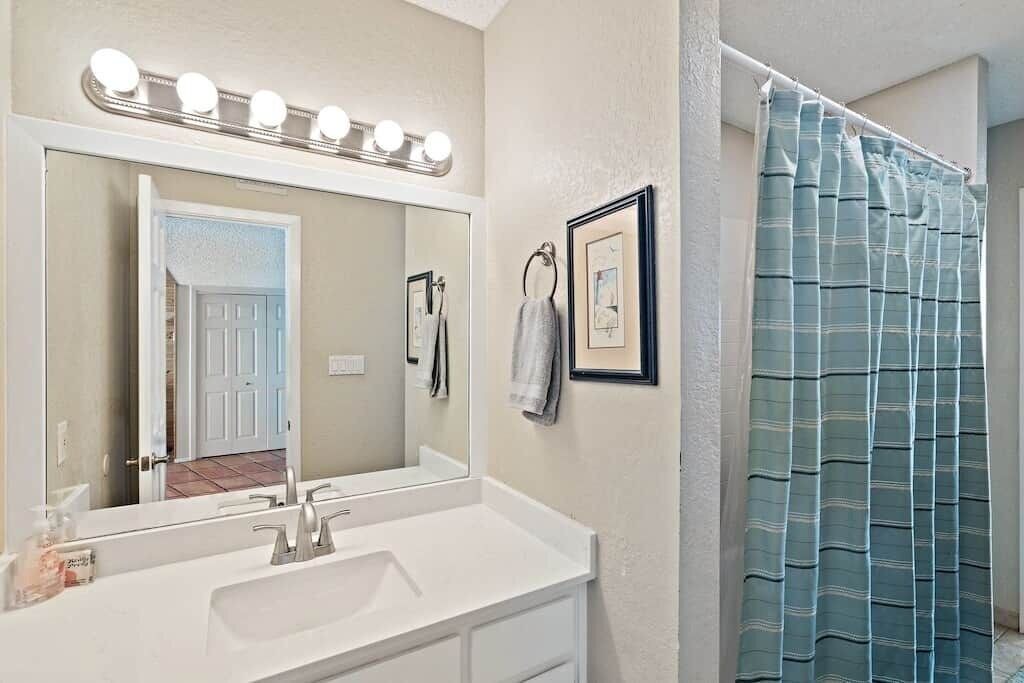 Photo of Bathroom in Briarcliff