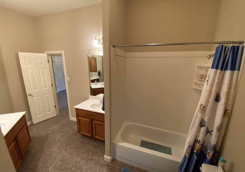 Photo of Bathroom in Briarcliff
