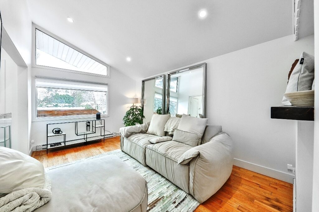 Photo of Livingroom in Boisbriand