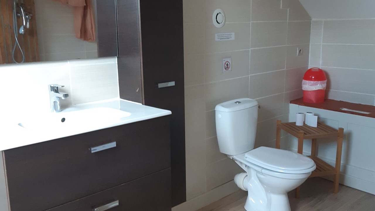 Photo of Bathroom in Beaulieu-sur-Layon