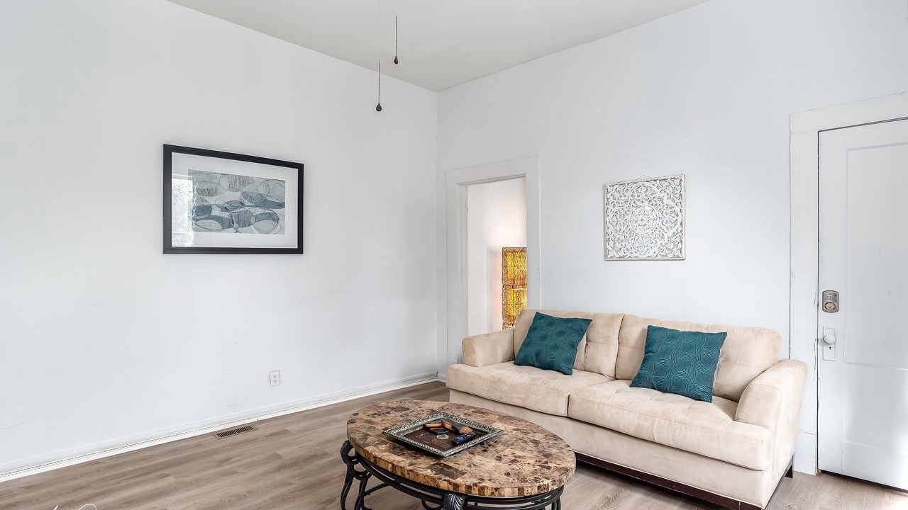Photo of Livingroom in Highland Historic District