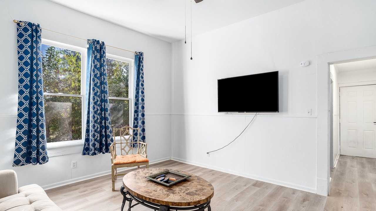 Photo of Livingroom in Highland Historic District