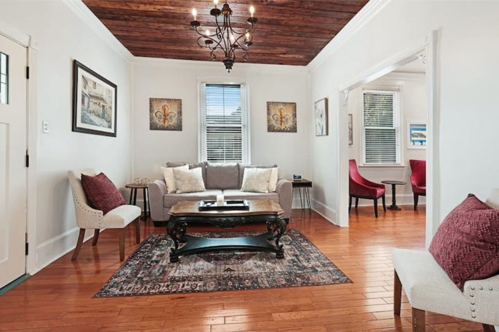 Photo of Livingroom in Roseland Terrace Historic District