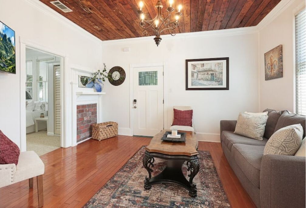 Photo of Livingroom in Roseland Terrace Historic District