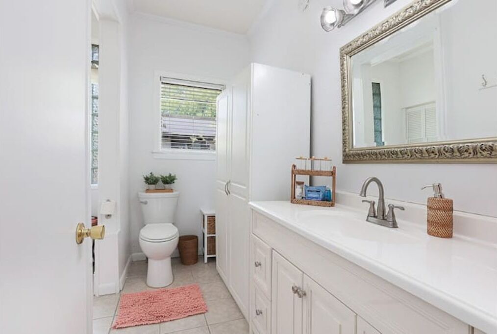 Photo of Bathroom in Roseland Terrace Historic District