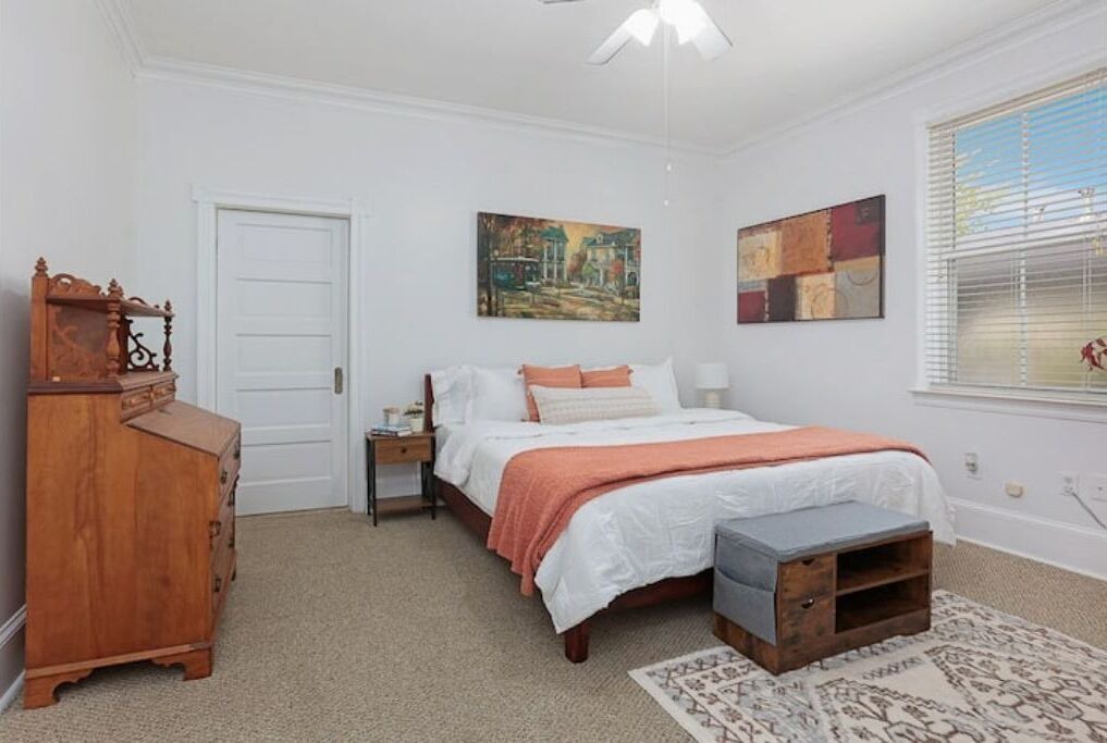 Photo of Bedroom in Roseland Terrace Historic District