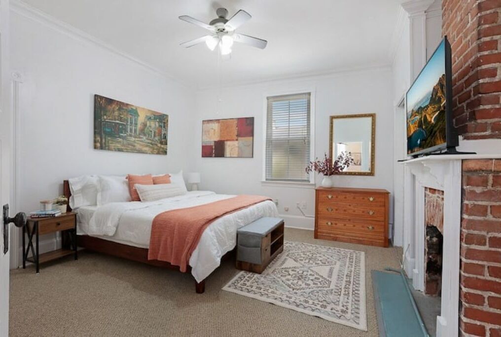 Photo of Bedroom in Roseland Terrace Historic District