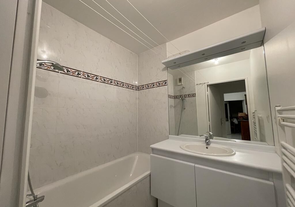 Photo of Bathroom in Etampes