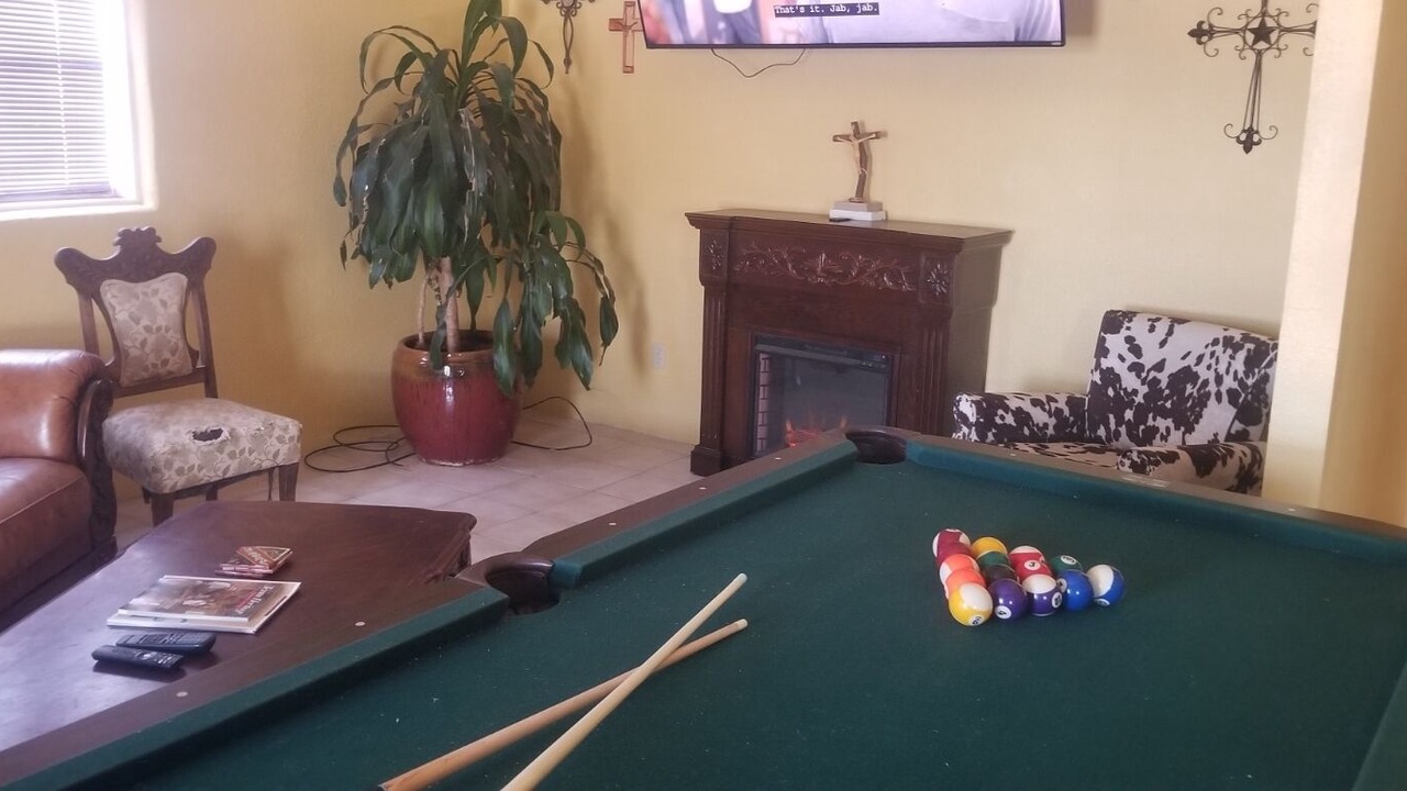 Photo of Livingroom in Kermit
