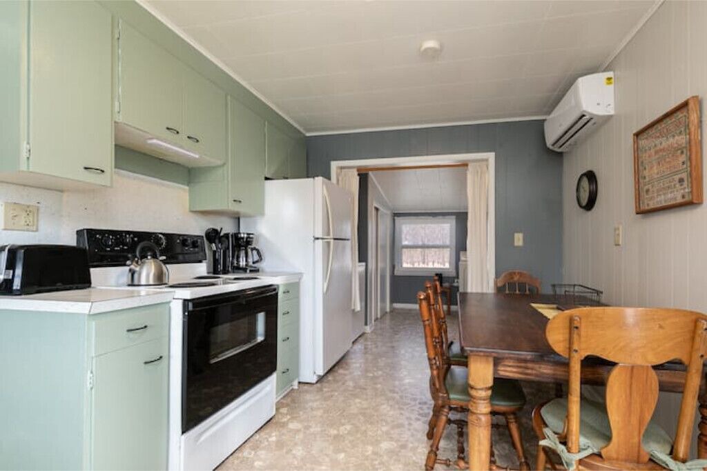 Photo of Kitchen in Brookline Station