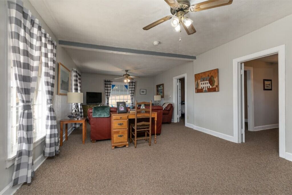Photo of Livingroom in Brookline Station