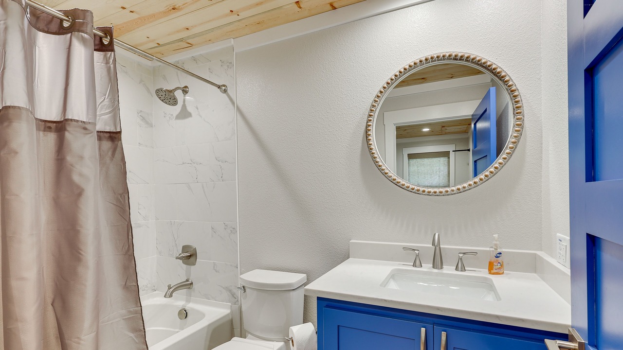Photo of Bathroom in Glenwood