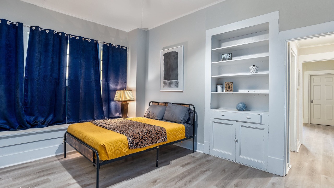 Photo of Bedroom in Highland Historic District