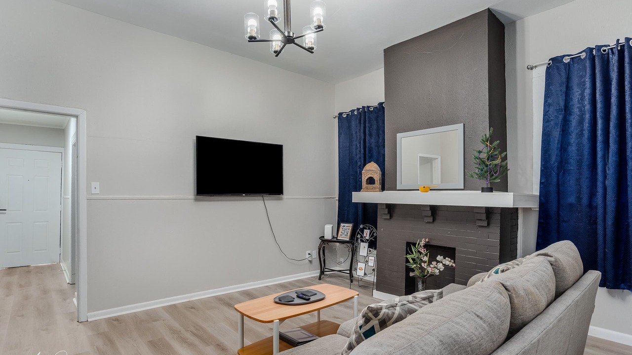 Photo of Livingroom in Highland Historic District