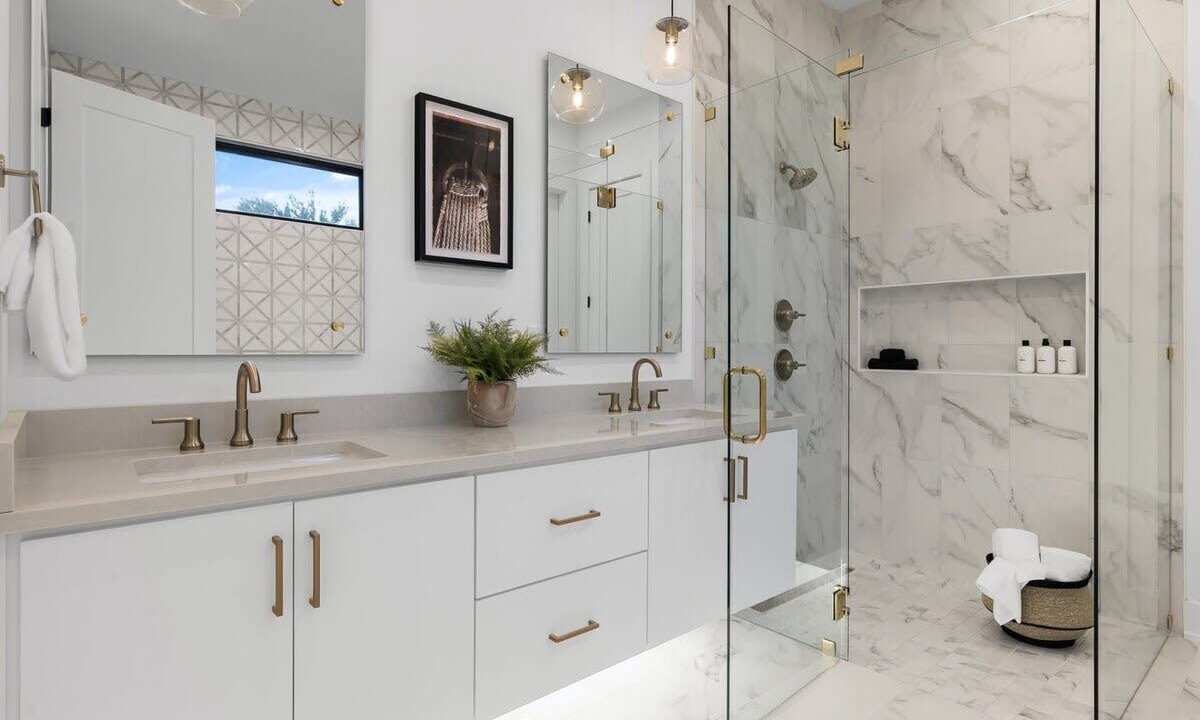 Photo of Bathroom in Montopolis