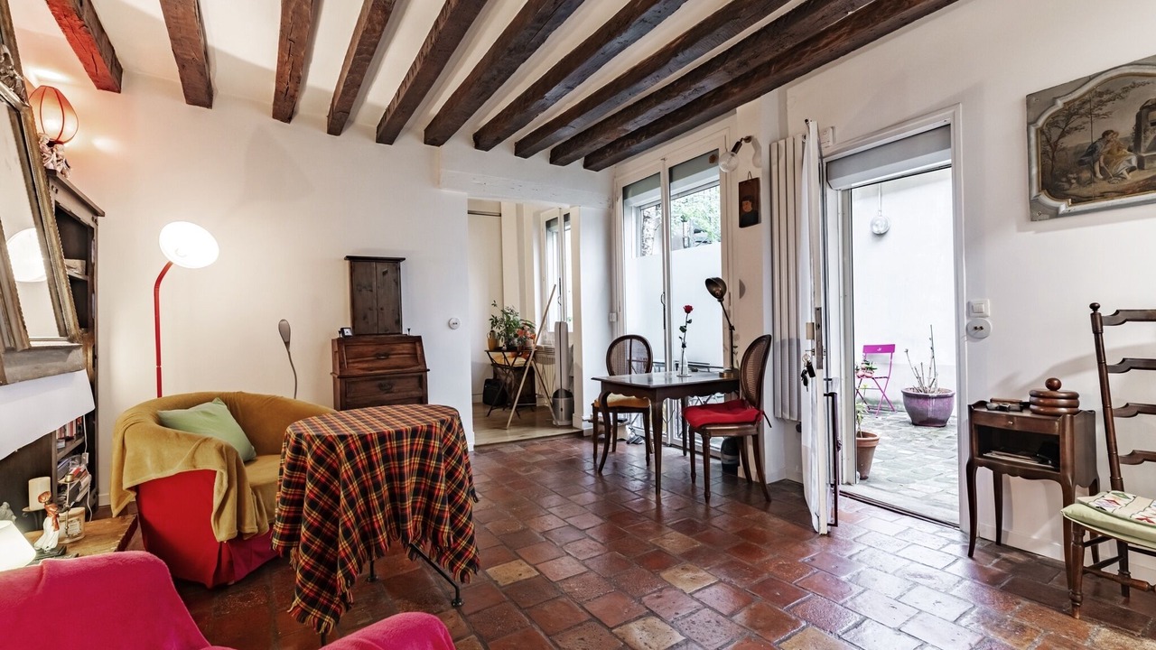 Photo of Livingroom in Arts-et-Metiers