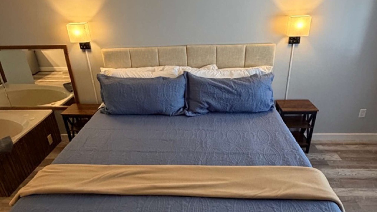 Photo of Bedroom in Eureka Springs Historic District