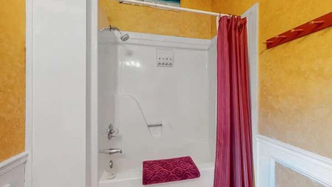 Photo of Bathroom in Eureka Springs Historic District