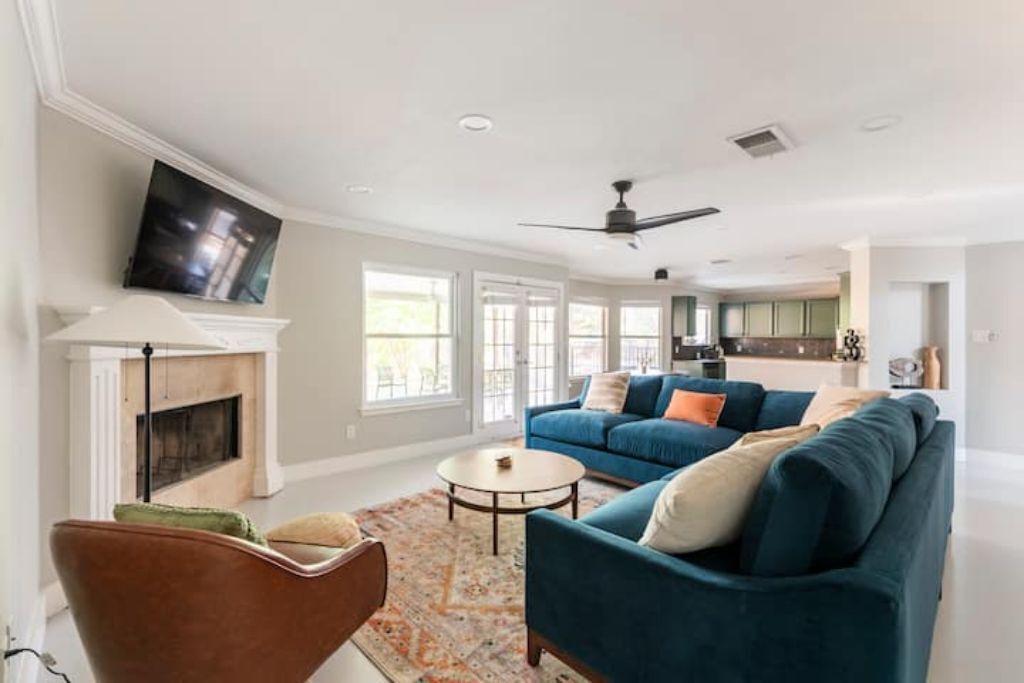 Photo of Livingroom in Deer Park At Maple Run