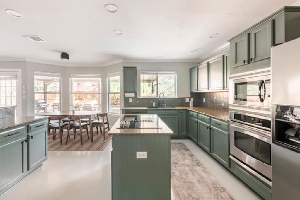 Photo of Kitchen in Deer Park At Maple Run