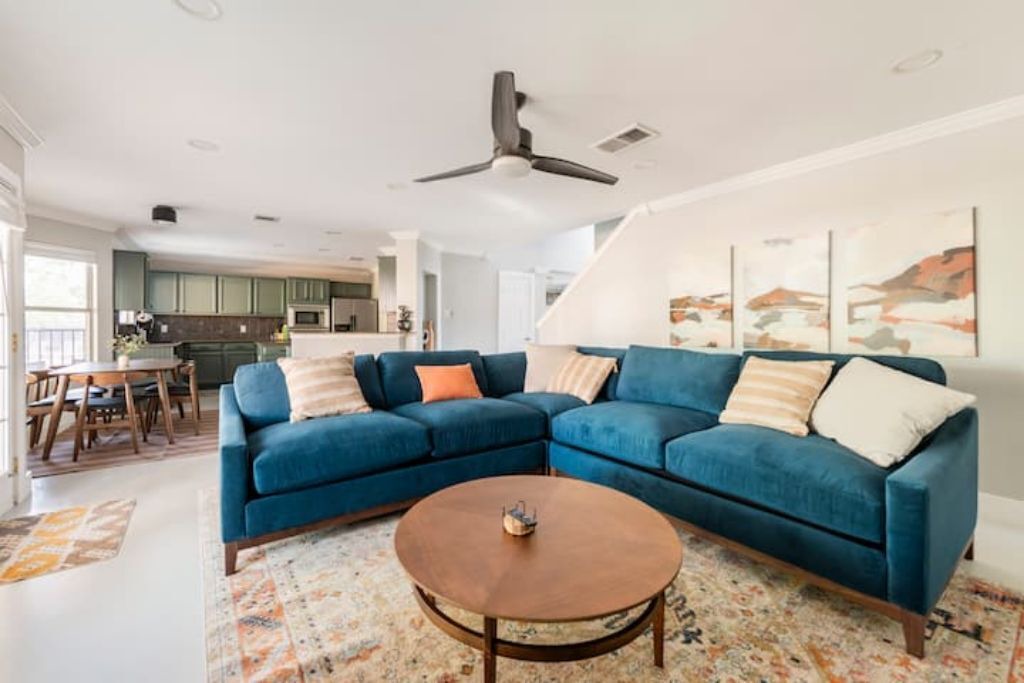Photo of Livingroom in Deer Park At Maple Run