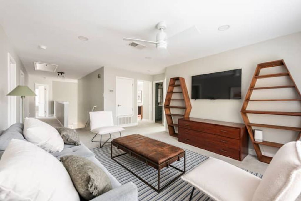 Photo of Livingroom in Deer Park At Maple Run