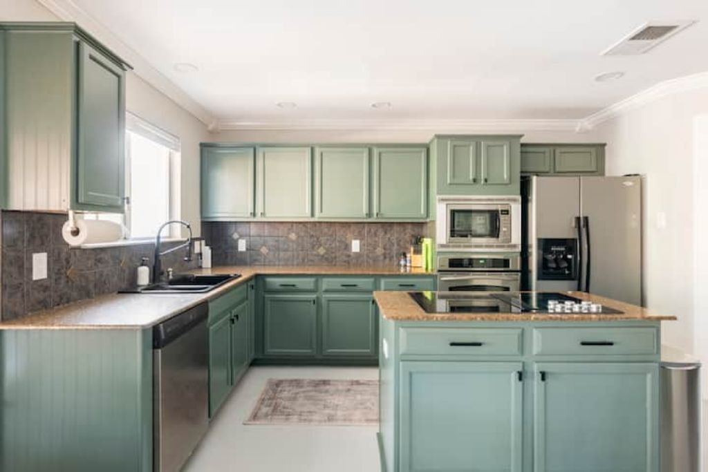 Photo of Kitchen in Deer Park At Maple Run