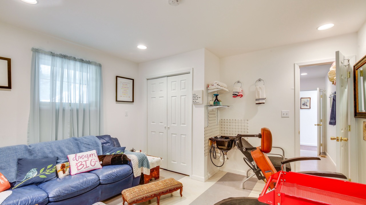 Photo of Bedroom in Shook