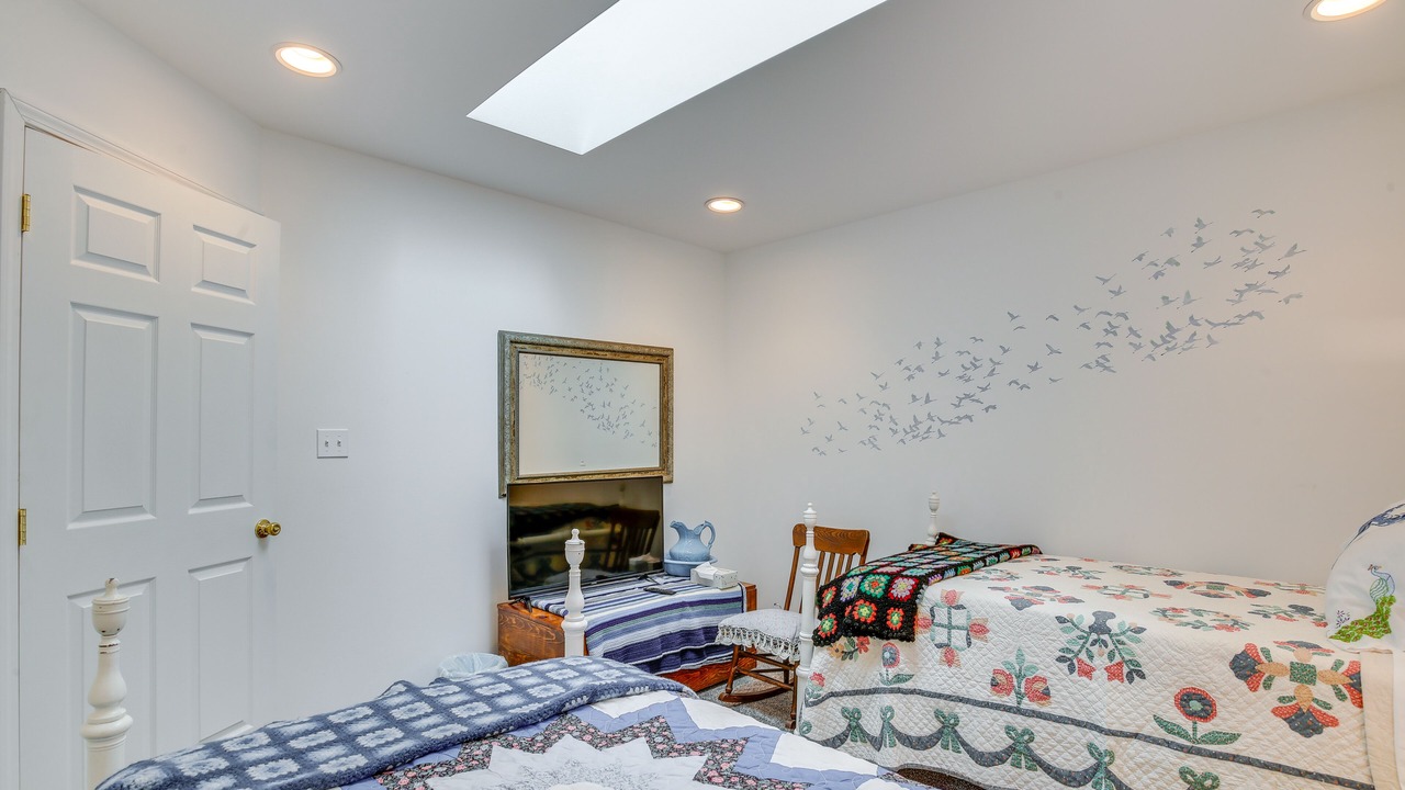 Photo of Bedroom in Shook