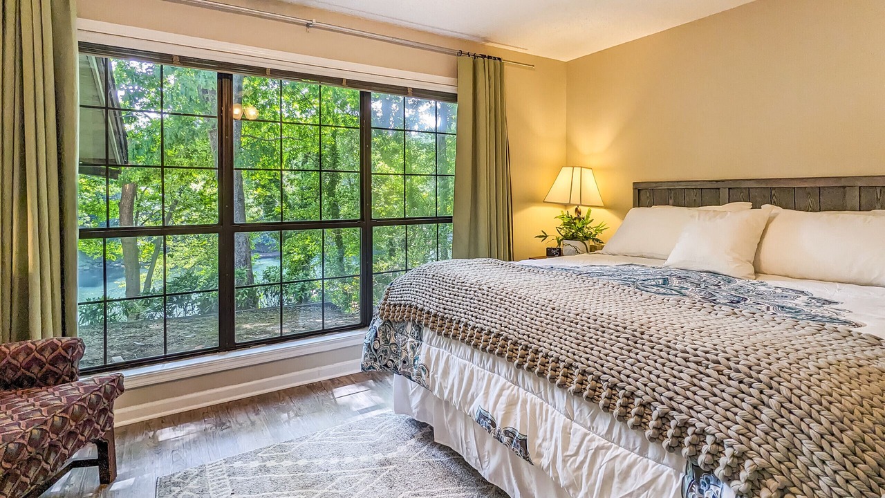 Photo of Bedroom in Pangburn