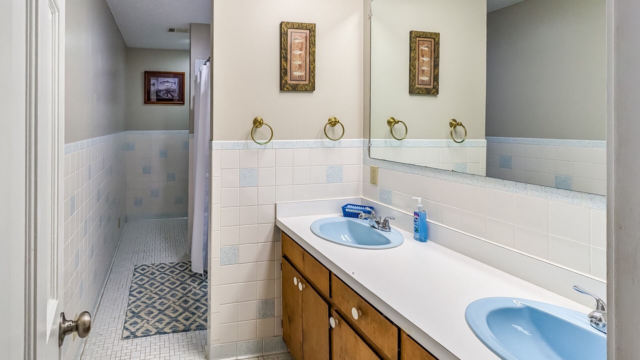 Photo of Bathroom in Pangburn