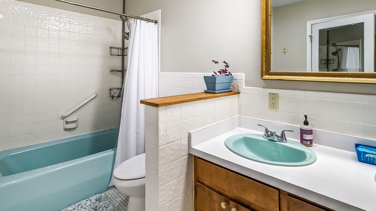 Photo of Bathroom in Pangburn