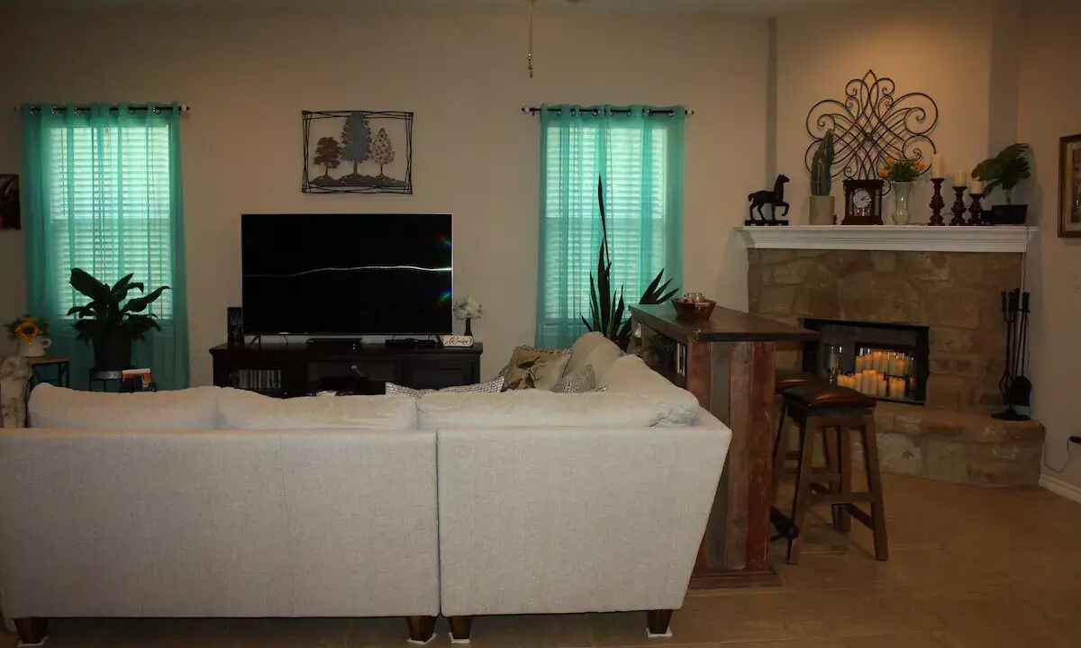 Photo of Livingroom in Bastrop